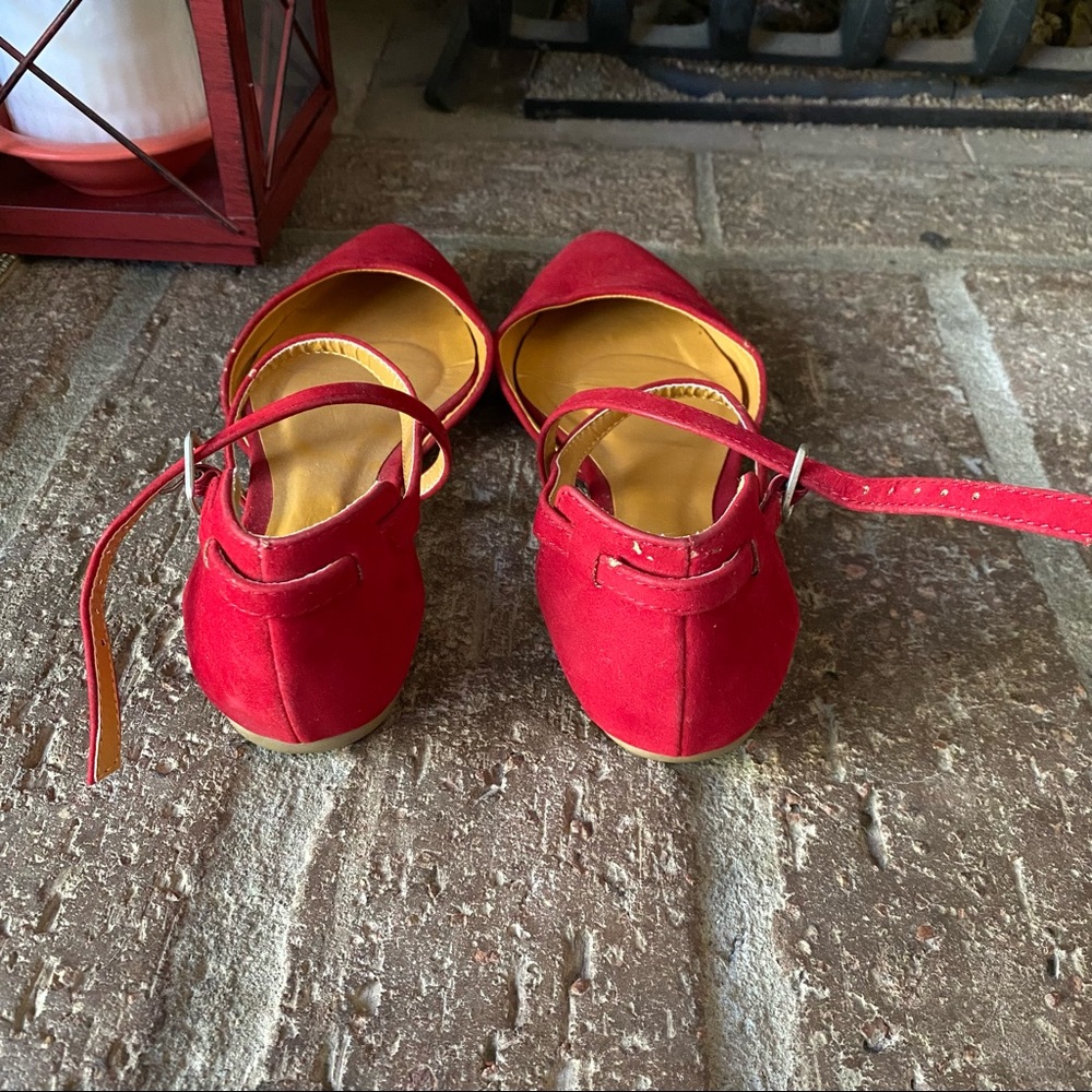 Red Pointed Flats - Picture 3 of 6